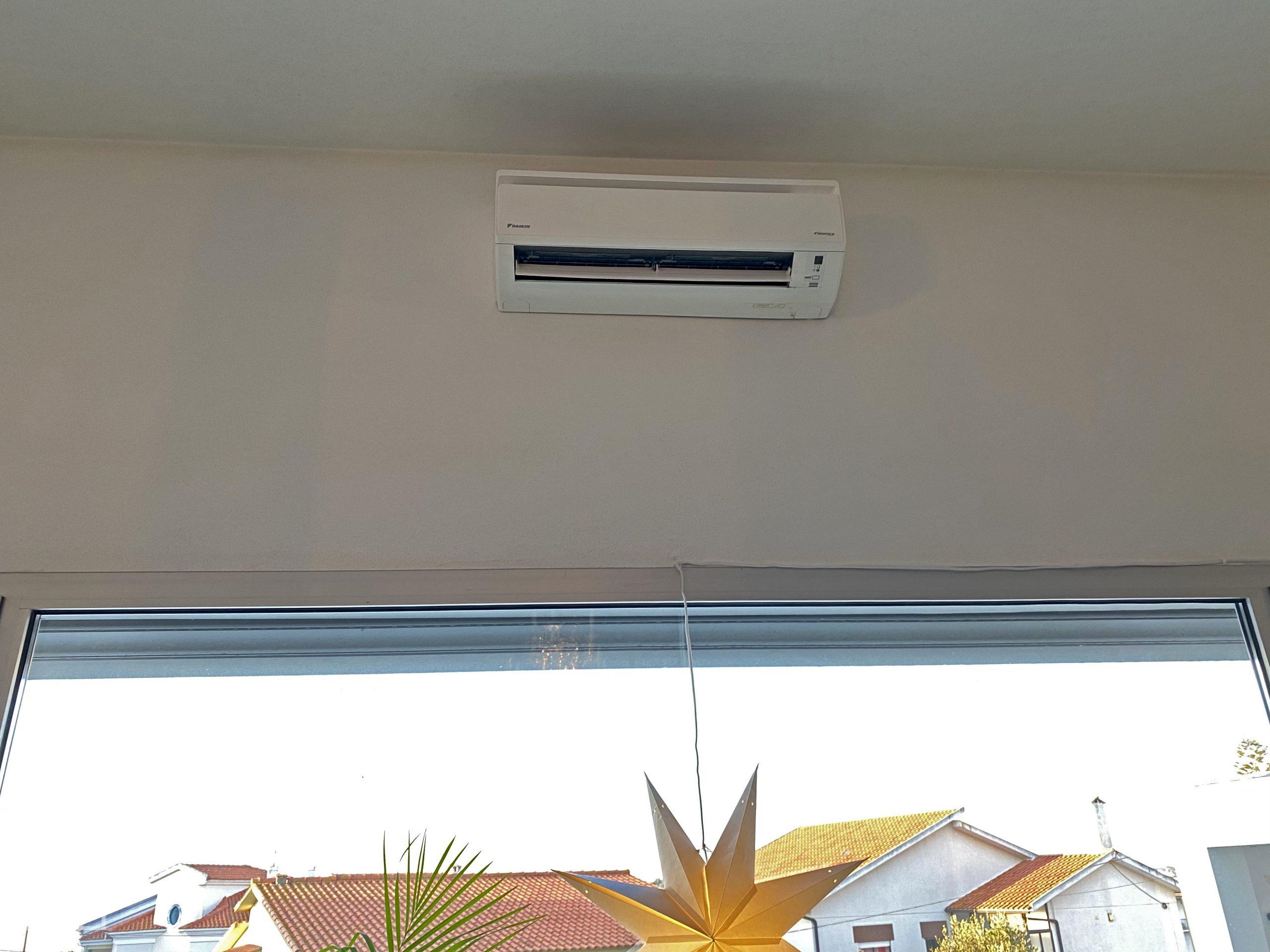 Inomhusdelen av en luft/luftvärmepump